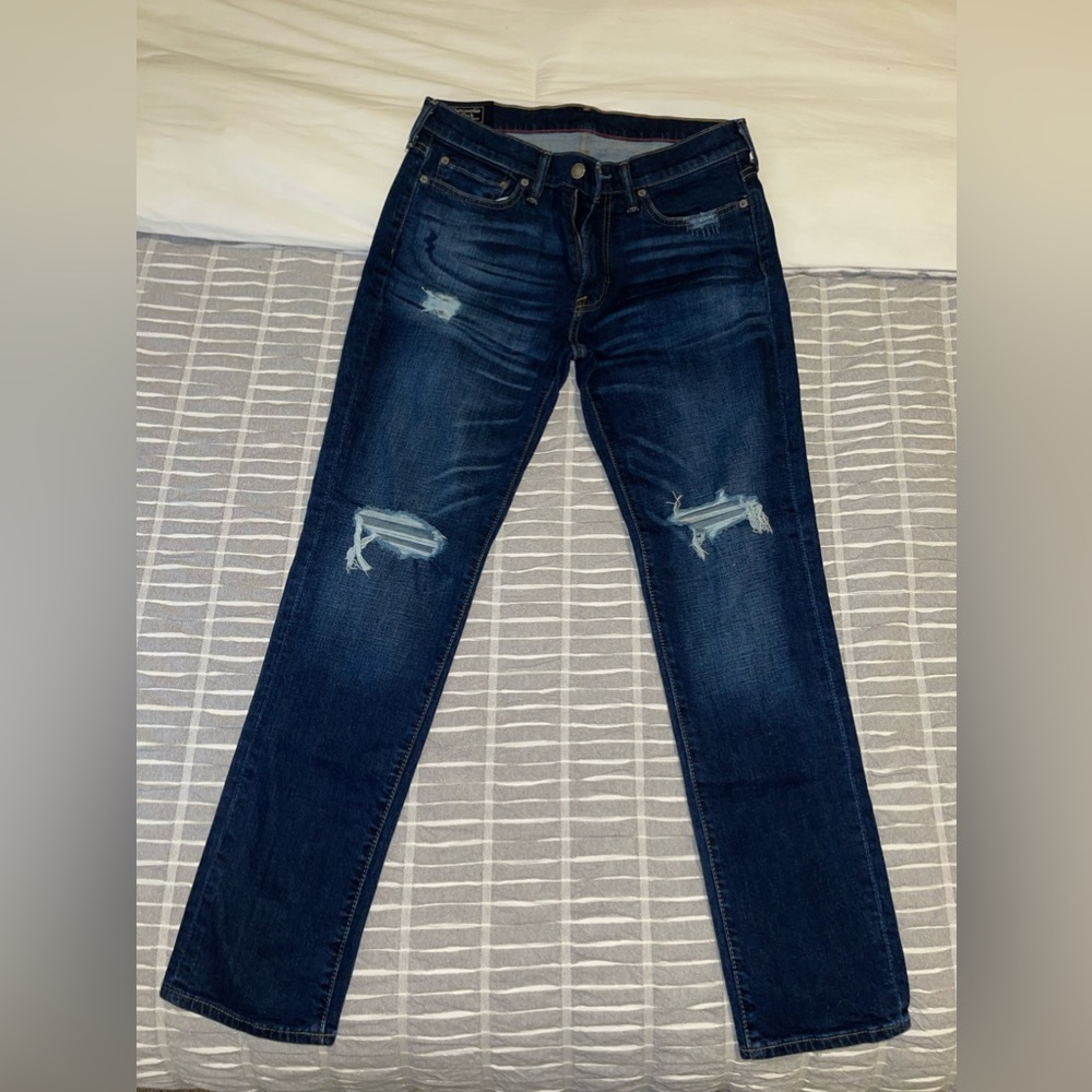 Like new Mens Abercrombie & Fitch Distressed Jeans Size 30x30
